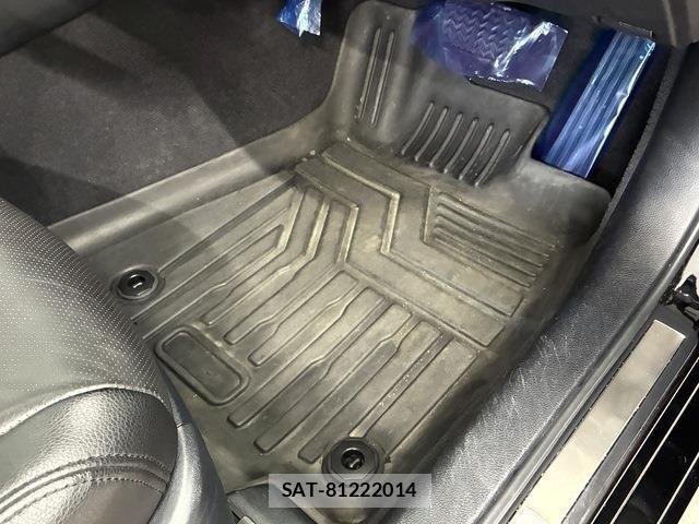 Toyota CROWN SEDAN 2017-02 8073362-13
