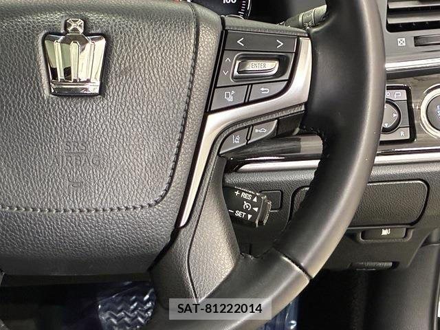 Toyota CROWN SEDAN 2017-02 8073362-16
