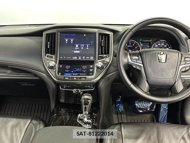 Toyota CROWN SEDAN 2017-02 8073362-17
