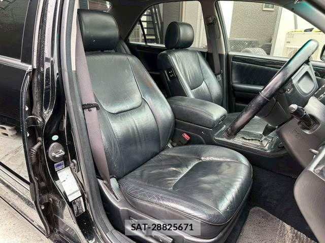 Toyota CROWN SEDAN 2002-11 8098645-10