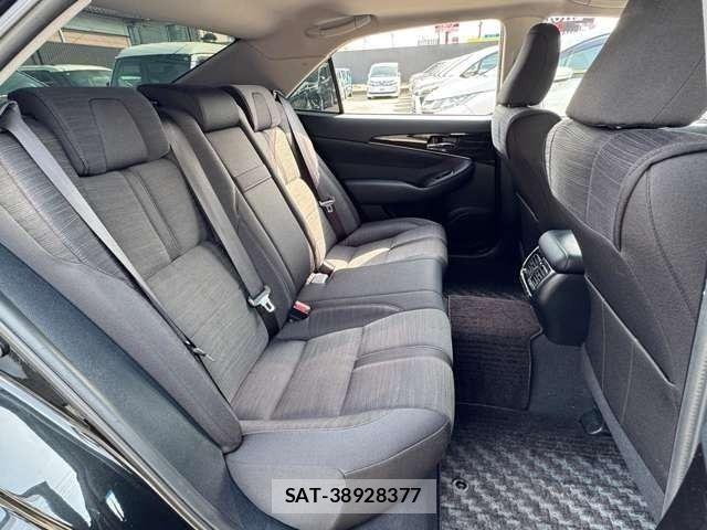 Toyota CROWN SEDAN 2016-11 8098638-9