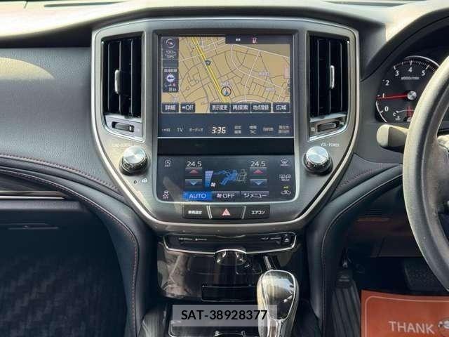 Toyota CROWN SEDAN 2016-11 8098638-12
