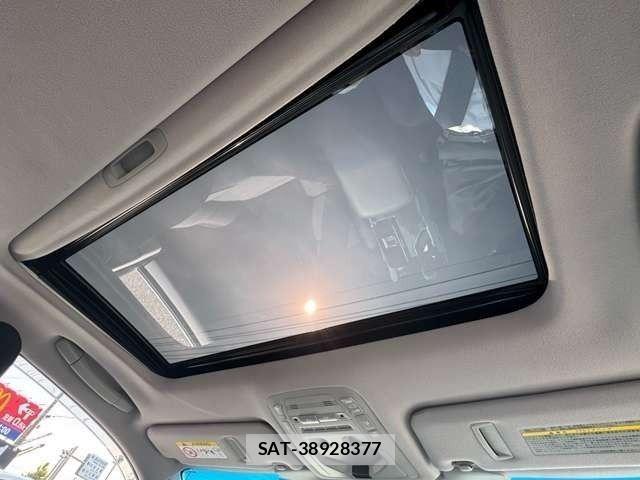 Toyota CROWN SEDAN 2016-11 8098638-23