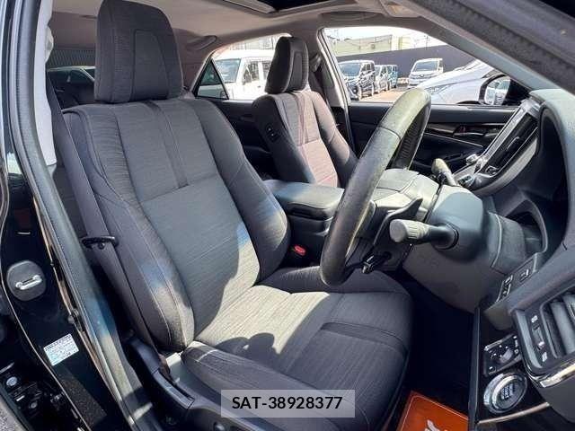 Toyota CROWN SEDAN 2016-11 8098638-8