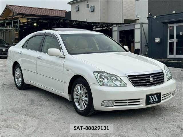 Toyota CROWN SEDAN 2005-06 8098649-3