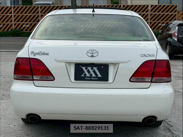 Toyota CROWN SEDAN 2005-06 8098649-6