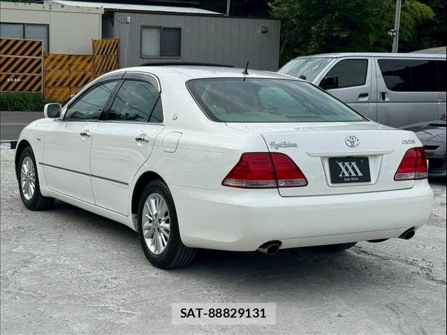 Toyota CROWN SEDAN 2005-06 8098649-8