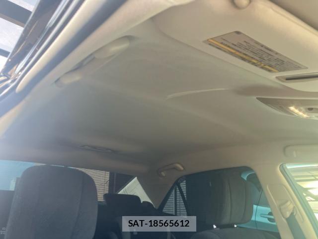Toyota CROWN SEDAN 2017-10 8129500-11