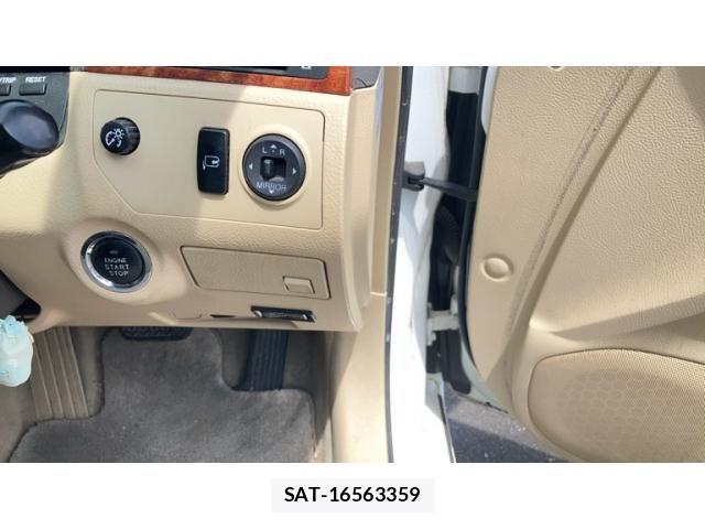 Toyota CROWN SEDAN 2005-11 8129508-10