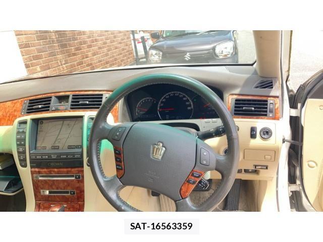 Toyota CROWN SEDAN 2005-11 8129508-12