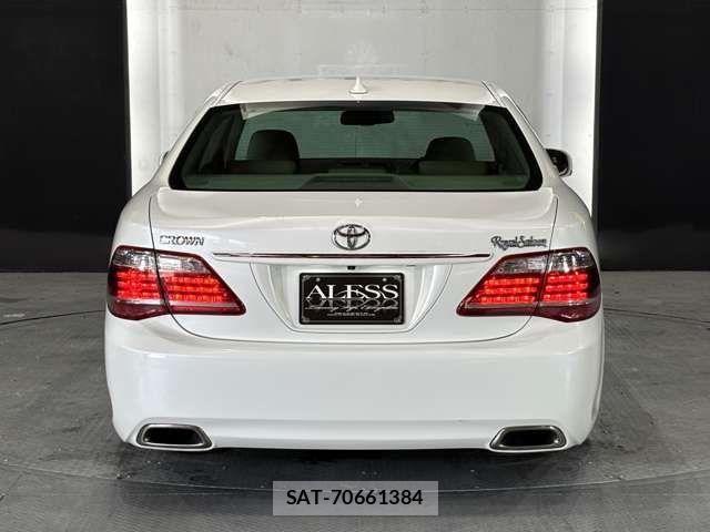 Toyota CROWN SEDAN 2010-09 8145621-13