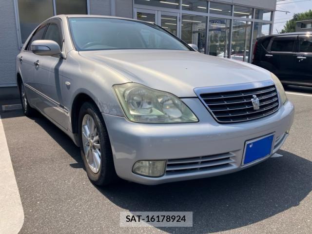 Toyota CROWN SEDAN 2004-05 8158208-0