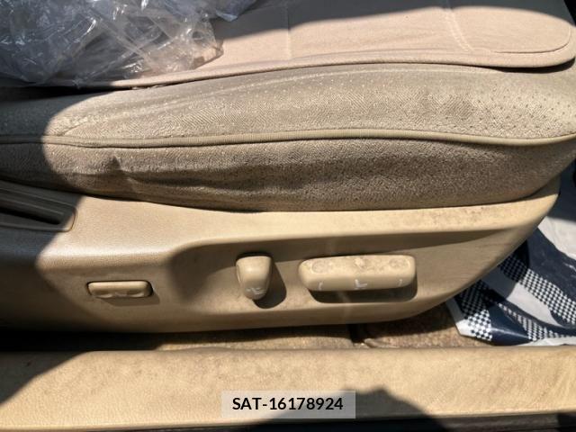 Toyota CROWN SEDAN 2004-05 8158208-14