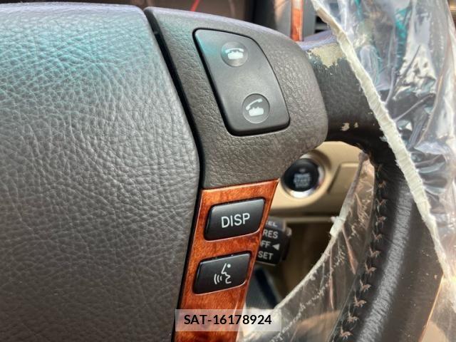 Toyota CROWN SEDAN 2004-05 8158208-19
