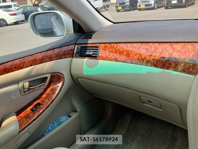 Toyota CROWN SEDAN 2004-05 8158208-23