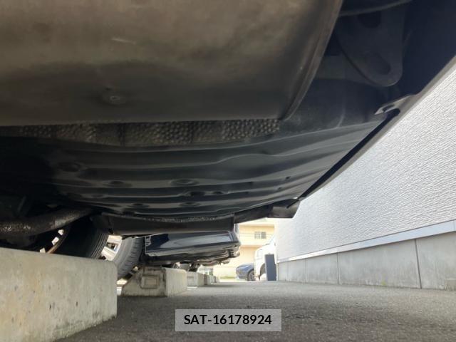 Toyota CROWN SEDAN 2004-05 8158208-3