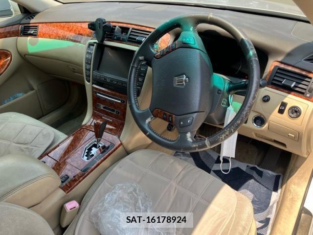 Toyota CROWN SEDAN 2004-05 8158208-8