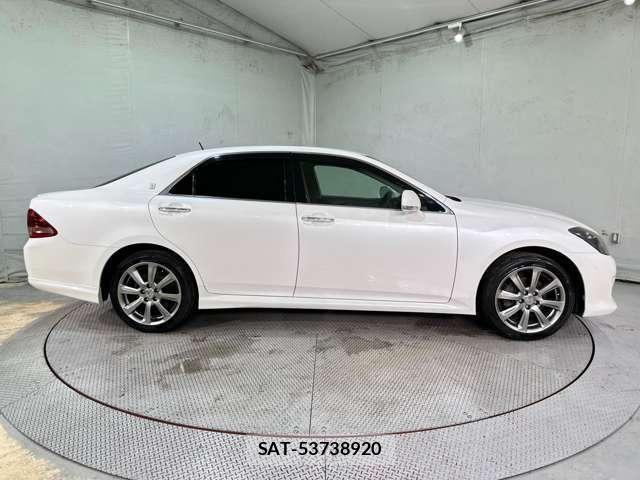 Toyota CROWN SEDAN 2009-02 8158202-3