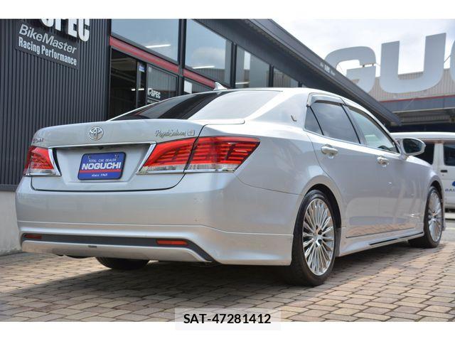 Toyota CROWN SEDAN 2012-12 8158203-4