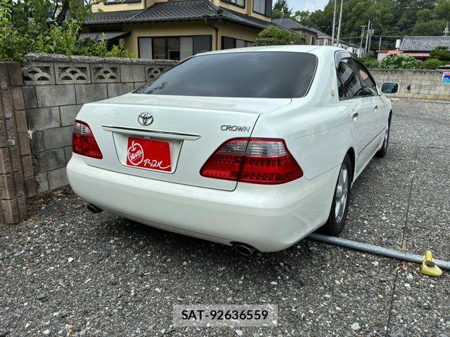 Toyota CROWN SEDAN 2004-03 8207016-2