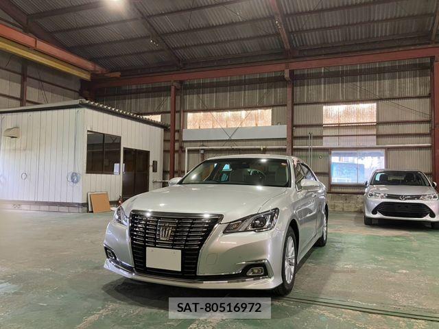 Toyota CROWN SEDAN 2016-09 8207008-0