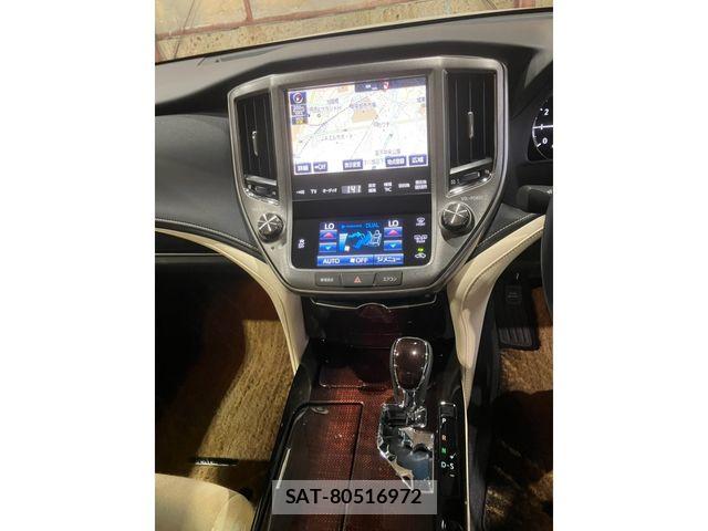 Toyota CROWN SEDAN 2016-09 8207008-10