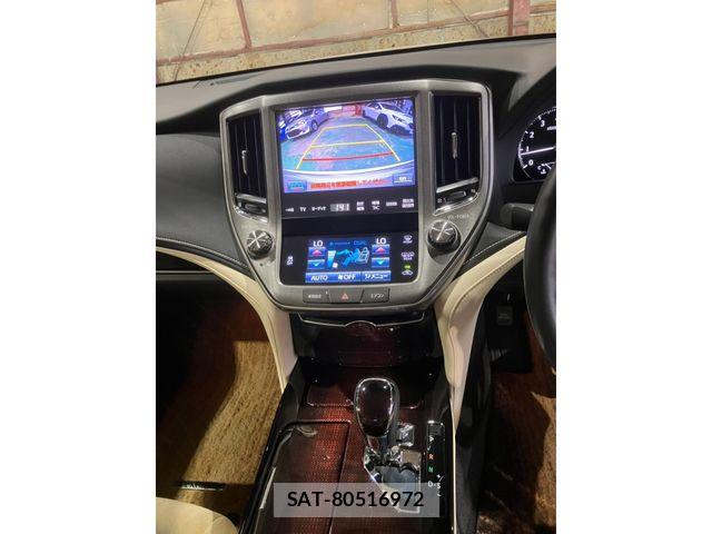 Toyota CROWN SEDAN 2016-09 8207008-11