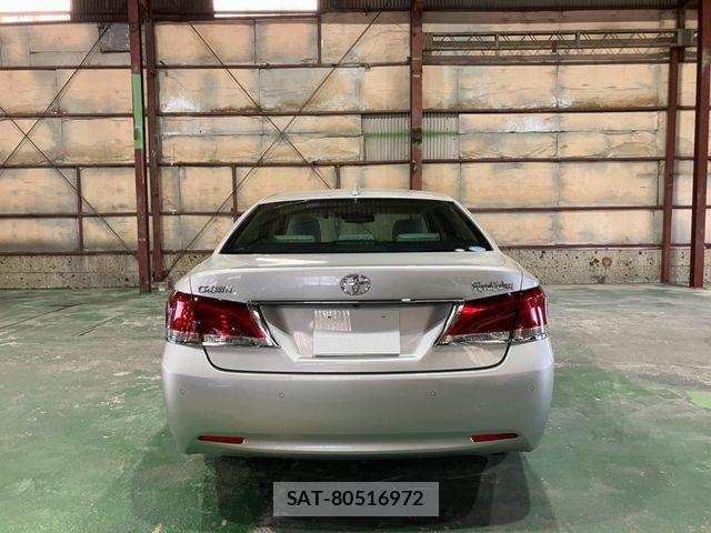 Toyota CROWN SEDAN 2016-09 8207008-2