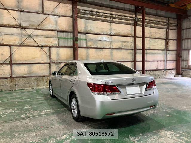 Toyota CROWN SEDAN 2016-09 8207008-5