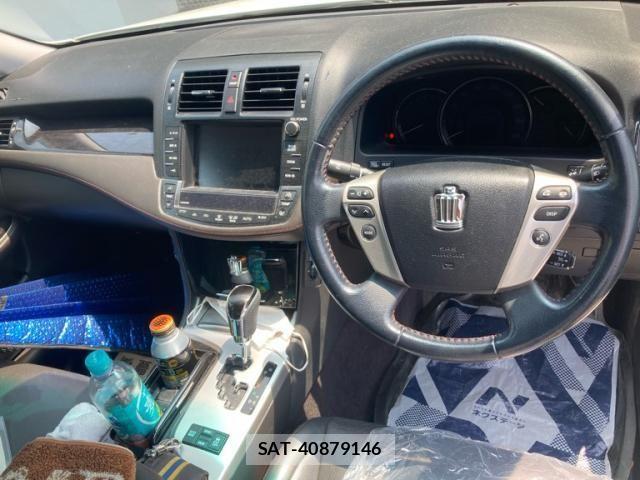 Toyota CROWN SEDAN 2011-10 8229387-12