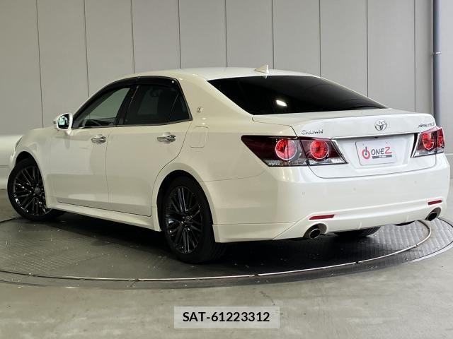 Toyota CROWN SEDAN 2016-01 8229379-1