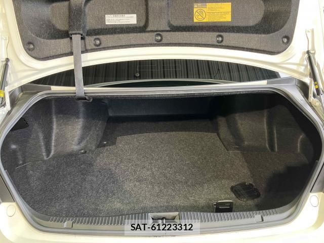 Toyota CROWN SEDAN 2016-01 8229379-20