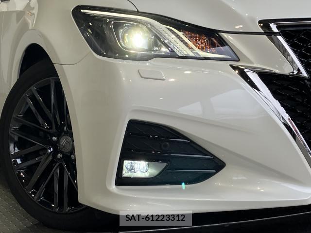 Toyota CROWN SEDAN 2016-01 8229379-2