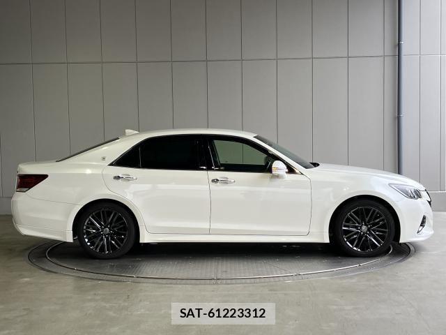 Toyota CROWN SEDAN 2016-01 8229379-29