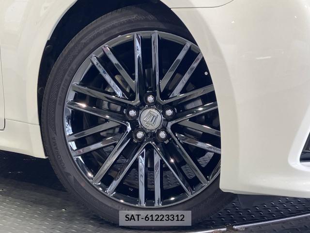 Toyota CROWN SEDAN 2016-01 8229379-3
