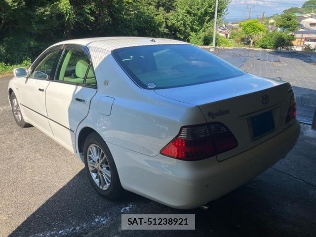 Toyota CROWN SEDAN 2007-09 8229402-3