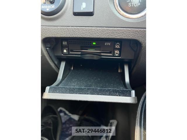 Toyota CROWN SEDAN 2009-10 8229383-13