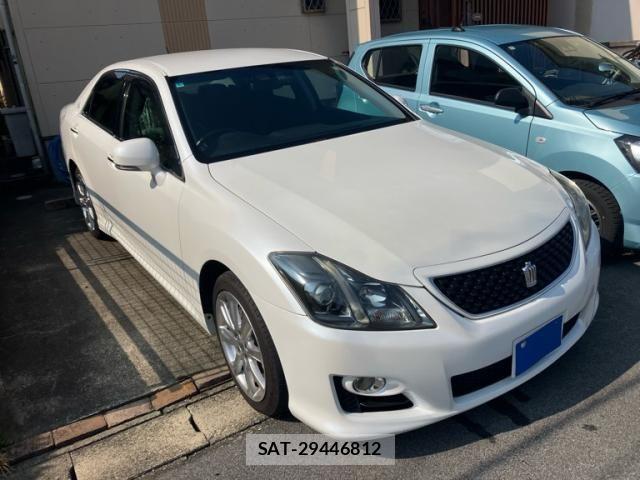 Toyota CROWN SEDAN 2009-10 8229383-2