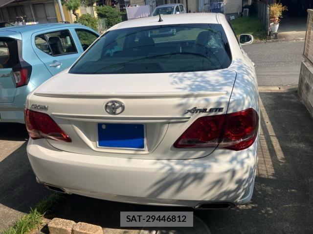 Toyota CROWN SEDAN 2009-10 8229383-3