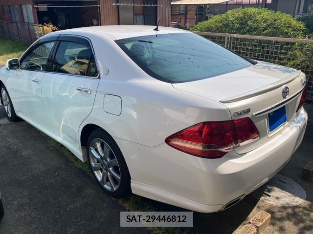 Toyota CROWN SEDAN 2009-10 8229383-5
