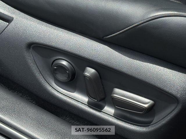 Toyota CROWN SEDAN 2020-08 8244905-16