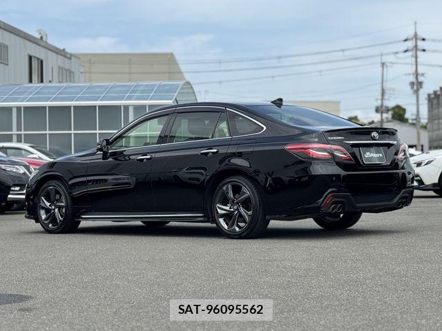 Toyota CROWN SEDAN 2020-08 8244905-26