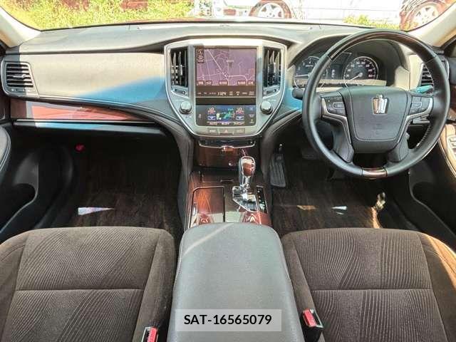 Toyota CROWN SEDAN 2013-07 8244904-17