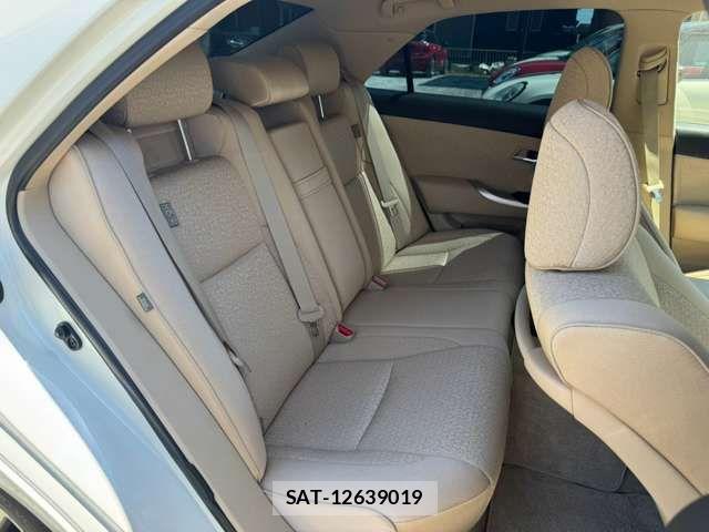 Toyota CROWN SEDAN 2011-09 8244911-12