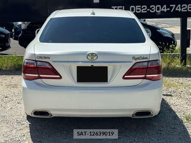 Toyota CROWN SEDAN 2011-09 8244911-18