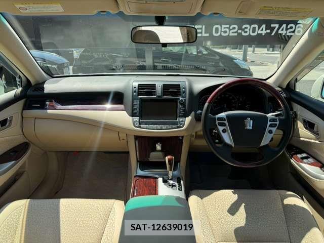 Toyota CROWN SEDAN 2011-09 8244911-3