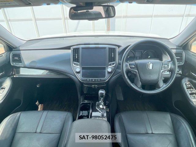 Toyota CROWN SEDAN 2015-11 8244907-1