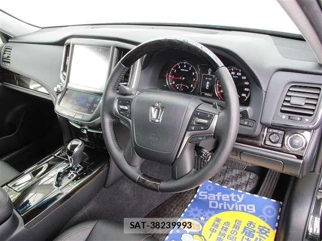 Toyota CROWN SEDAN 2016-03 8313870-22