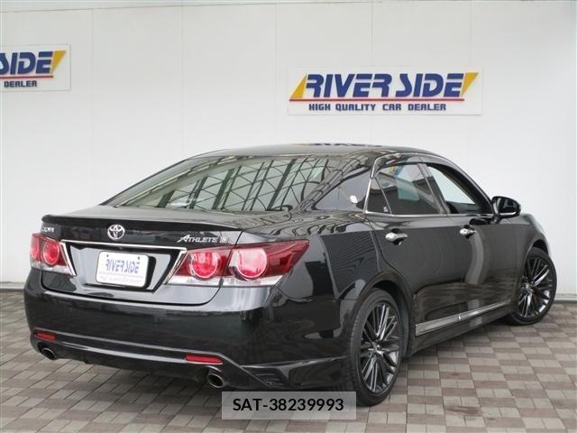 Toyota CROWN SEDAN 2016-03 8313870-2