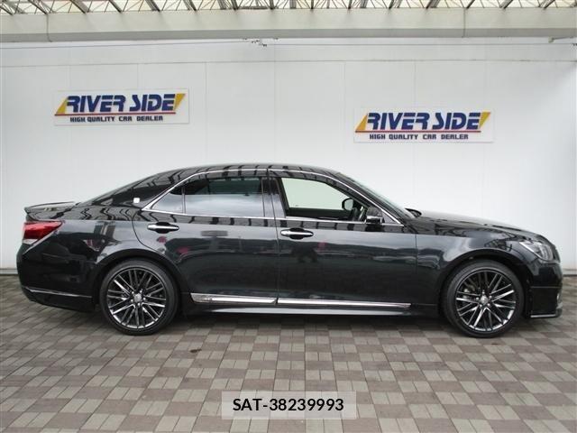 Toyota CROWN SEDAN 2016-03 8313870-3